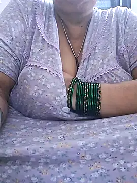 Snapshot of Kavya_XX chatting on May 2026 05:32:02 AM Kavya XX online show from May 2026 05:32:02 AM