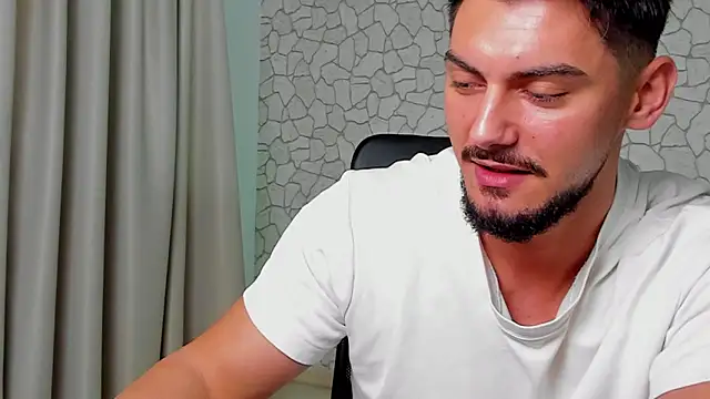 Snapshot of ClintMasters chatting on November 2025 06:46:02 AM ClintMasters online show from November 2025 06:46:02 AM