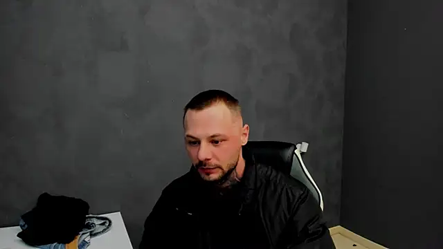 Snapshot of BrianHunts chatting on February 2025 06:13:01 AM BrianHunts online show from February 2025 06:13:01 AM