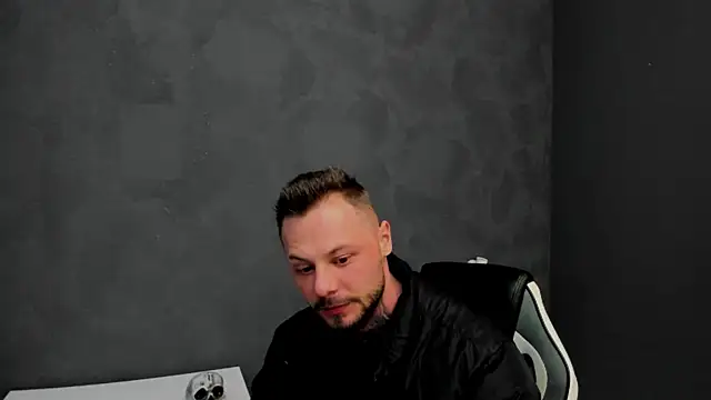 Snapshot of BrianHunts chatting on February 2025 06:12:02 AM BrianHunts online show from February 2025 06:12:02 AM