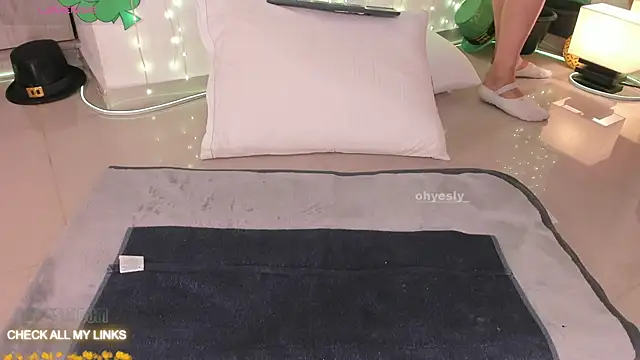 ohyesly  online show from March 2026 10:12:01 AM