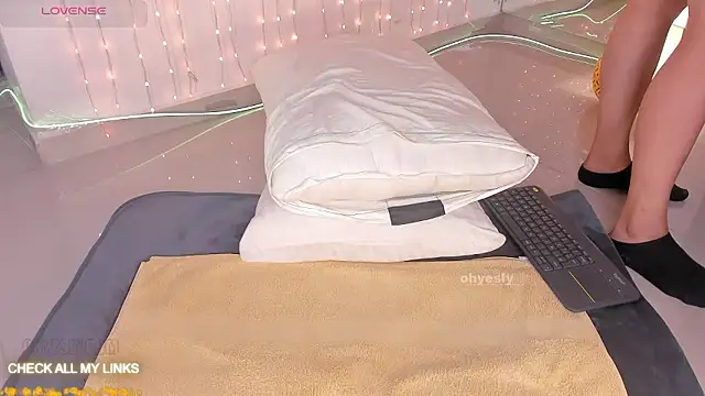 ohyesly  online show from January 2026 10:11:02 AM