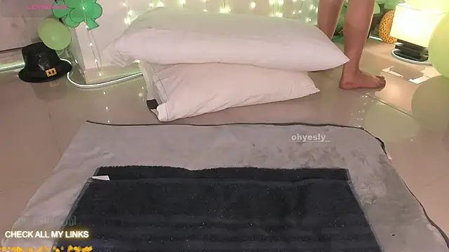 ohyesly  online show from March 2026 10:09:01 AM