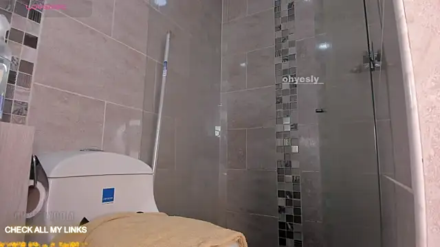 Snapshot of ohyesly_ chatting on November 2025 08:08:02 AM ohyesly online show from November 2025 08:08:02 AM