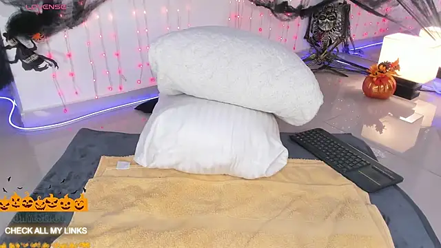 Snapshot of ohyesly_ chatting on October 2025 10:58:02 AM ohyesly online show from October 2025 10:58:02 AM