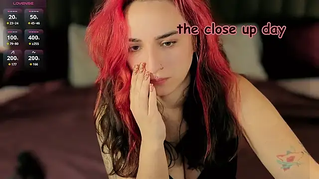 Daphne Moss online show from April 2026 01:02:01 PM