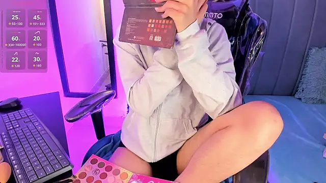 Chris boy  online show from March 2026 07:20:02 AM