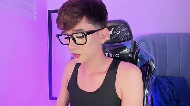 Chris boy  online show from April 2026 07:15:01 AM