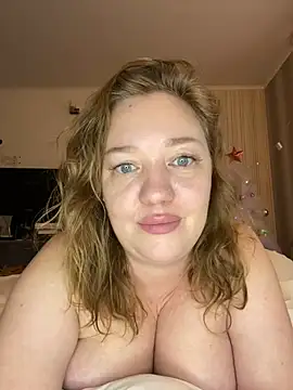 Snapshot of BBWOOW chatting on January 2025 04:44:01 AM BBWOOW online show from January 2025 04:44:01 AM
