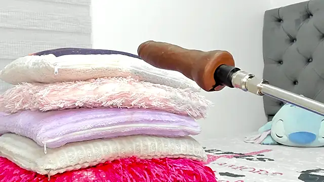 Elizabeth 18  online show from April 2026 03:51:01 AM