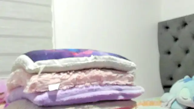 Elizabeth 18  online show from March 2026 03:30:02 AM