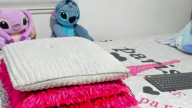 Elizabeth 18  online show from January 2026 03:43:01 AM