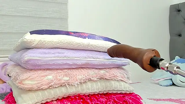 Elizabeth 18  online show from April 2026 03:14:02 AM