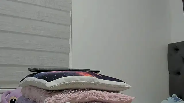 Elizabeth 18  online show from March 2026 03:40:02 AM