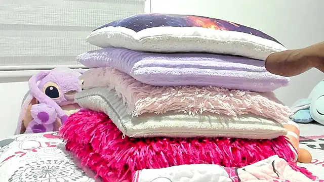 Elizabeth 18  online show from February 2026 03:06:01 AM