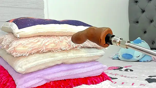 Elizabeth 18  online show from February 2026 03:35:02 AM