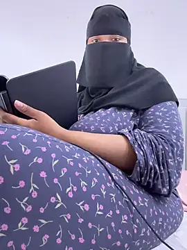 Snapshot of Submissive_Arab chatting on December 2024 06:57:02 PM Submissive Arab online show from December 2024 06:57:02 PM