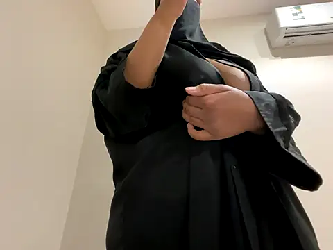 Submissive Arab online show from November 2025 12:54:01 PM