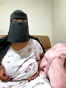 Snapshot of Submissive_Arab chatting on October 2025 12:28:01 PM Submissive Arab online show from October 2025 12:28:01 PM