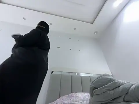 Snapshot of Submissive_Arab chatting on January 2025 05:07:02 PM Submissive Arab online show from January 2025 05:07:02 PM