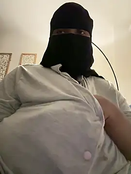 Snapshot of Submissive_Arab chatting on May 2026 04:41:01 AM Submissive Arab online show from May 2026 04:41:01 AM