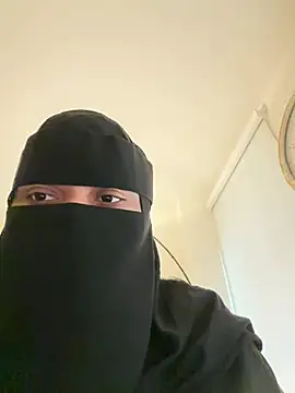 Snapshot of Submissive_Arab chatting on May 2026 11:33:02 PM Submissive Arab online show from May 2026 11:33:02 PM