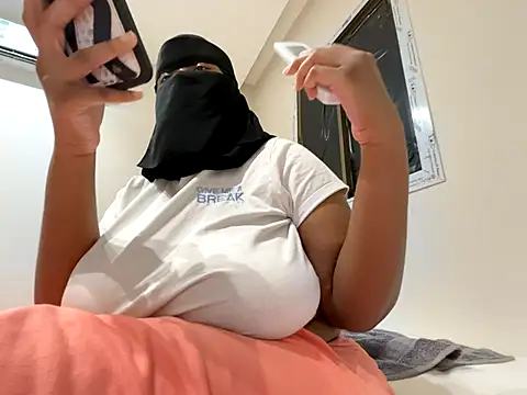 Submissive Arab online show from November 2025 01:28:01 AM