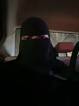 Snapshot of Submissive_Arab chatting on February 2025 08:23:02 PM Submissive Arab online show from February 2025 08:23:02 PM