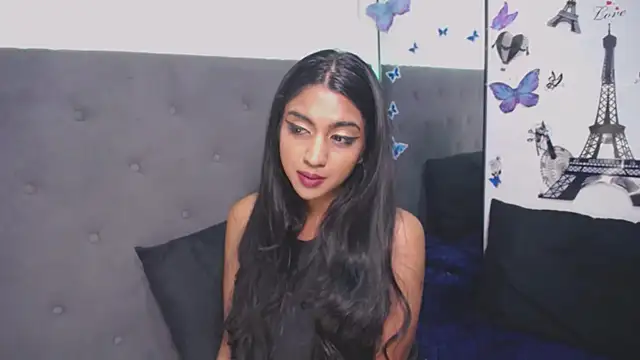Delilah Blazee online show from October 2025 01:04:02 AM