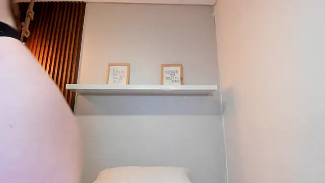 LANA-JONNES online show from March 2026 12:15:02 AM