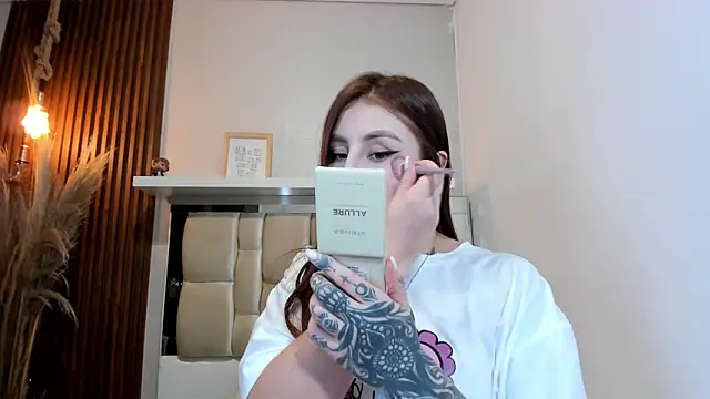 LANA-JONNES online show from October 2025 09:49:02 PM