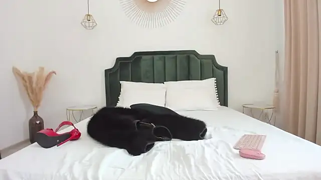 xLorenna online show from January 2026 11:05:02 AM