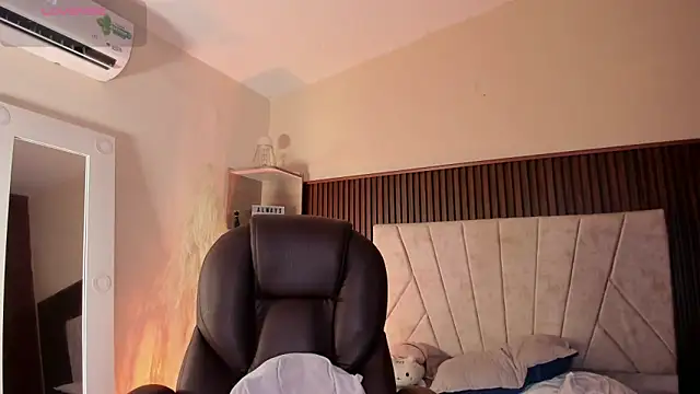  Niah  online show from September 2025 08:42:01 PM