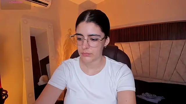  Niah  online show from March 2026 08:51:02 PM