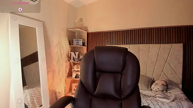  Niah  online show from October 2025 08:09:02 PM