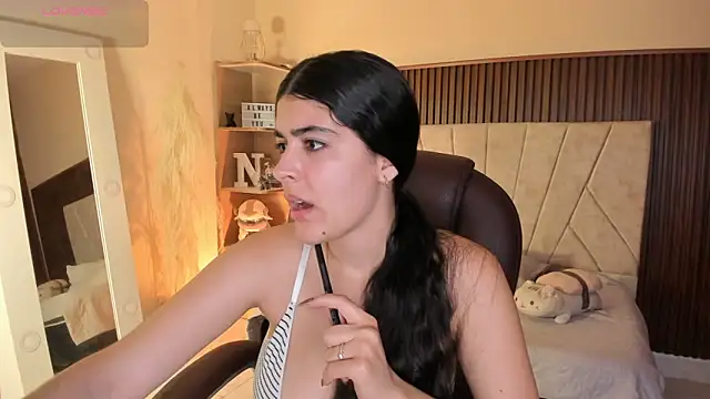  Niah  online show from December 2025 07:40:02 PM