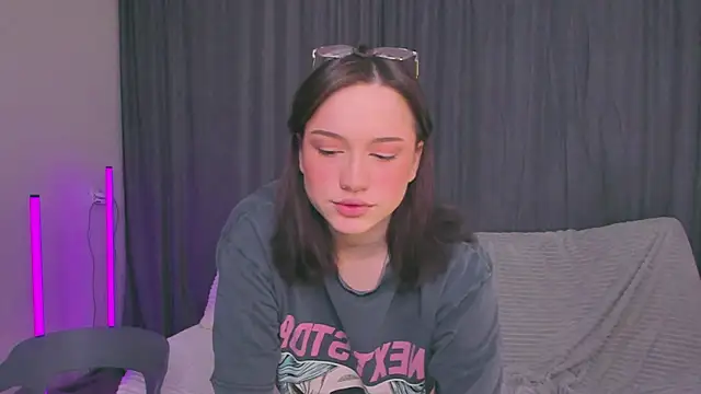 Eva Doo online show from November 2025 08:14:01 AM