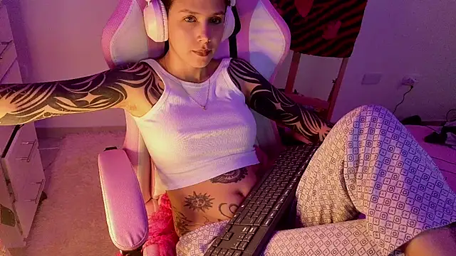 goddess vee  online show from April 2026 11:18:02 PM