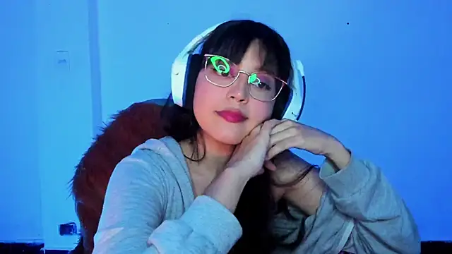 Little Lisy online show from December 2025 04:13:02 AM