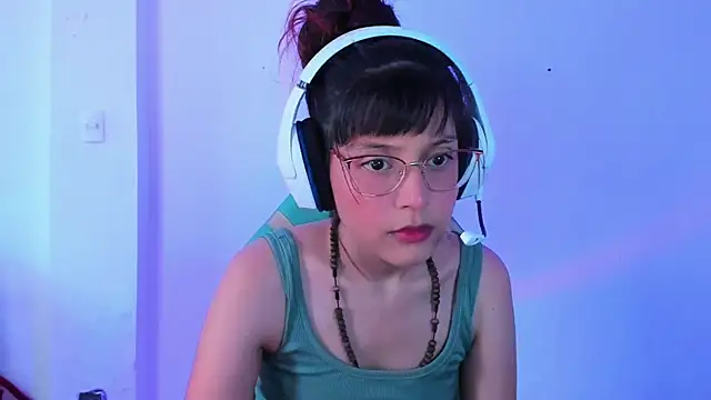 Little Lisy online show from September 2025 05:42:02 PM