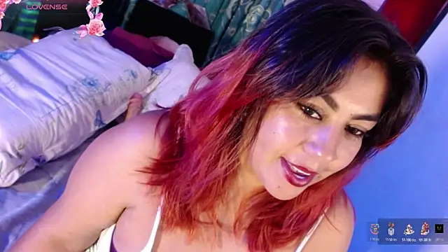 Snapshot of gatuwildhott chatting on December 2025 07:18:02 PM gatuwildhott online show from December 2025 07:18:02 PM