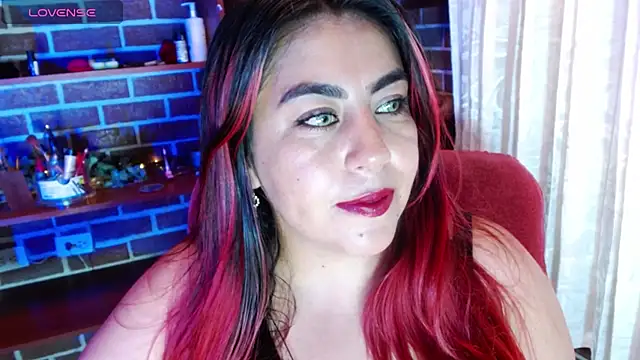 Snapshot of gatuwildhott chatting on June 2026 06:25:01 PM gatuwildhott online show from June 2026 06:25:01 PM