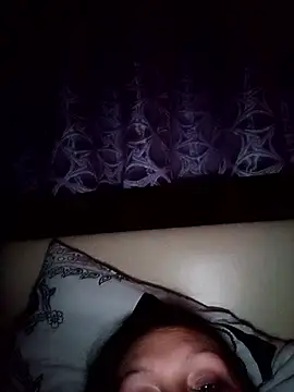 Snapshot of LeilaSaint chatting on October 2025 04:30:02 PM LeilaSaint online show from October 2025 04:30:02 PM