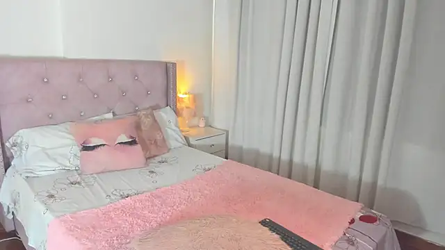 destinysweet21 online show from April 2026 11:25:02 AM