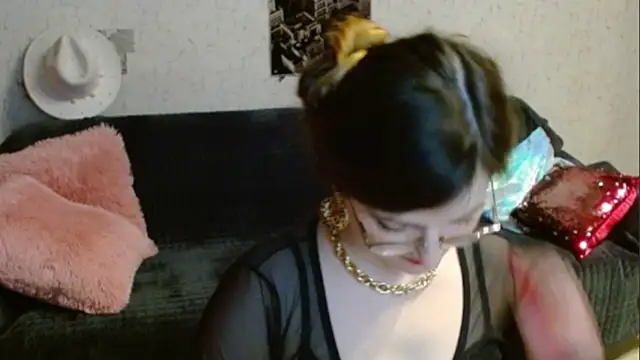 Snapshot of Arielsssplash chatting on December 2025 02:44:01 PM Arielsssplash online show from December 2025 02:44:01 PM