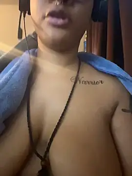 nickytheehawtie online show from February 2026 09:25:01 PM