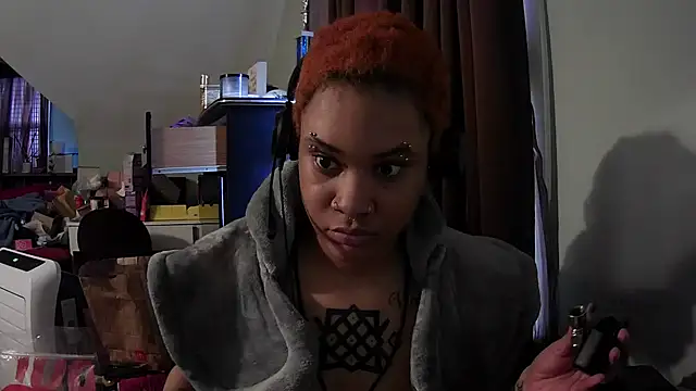 nickytheehawtie online show from April 2026 06:23:01 PM