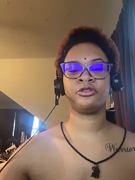 nickytheehawtie online show from February 2026 01:23:01 PM