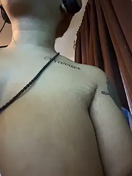 nickytheehawtie online show from March 2026 01:01:04 PM