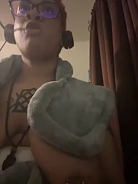 nickytheehawtie online show from April 2026 03:10:02 AM